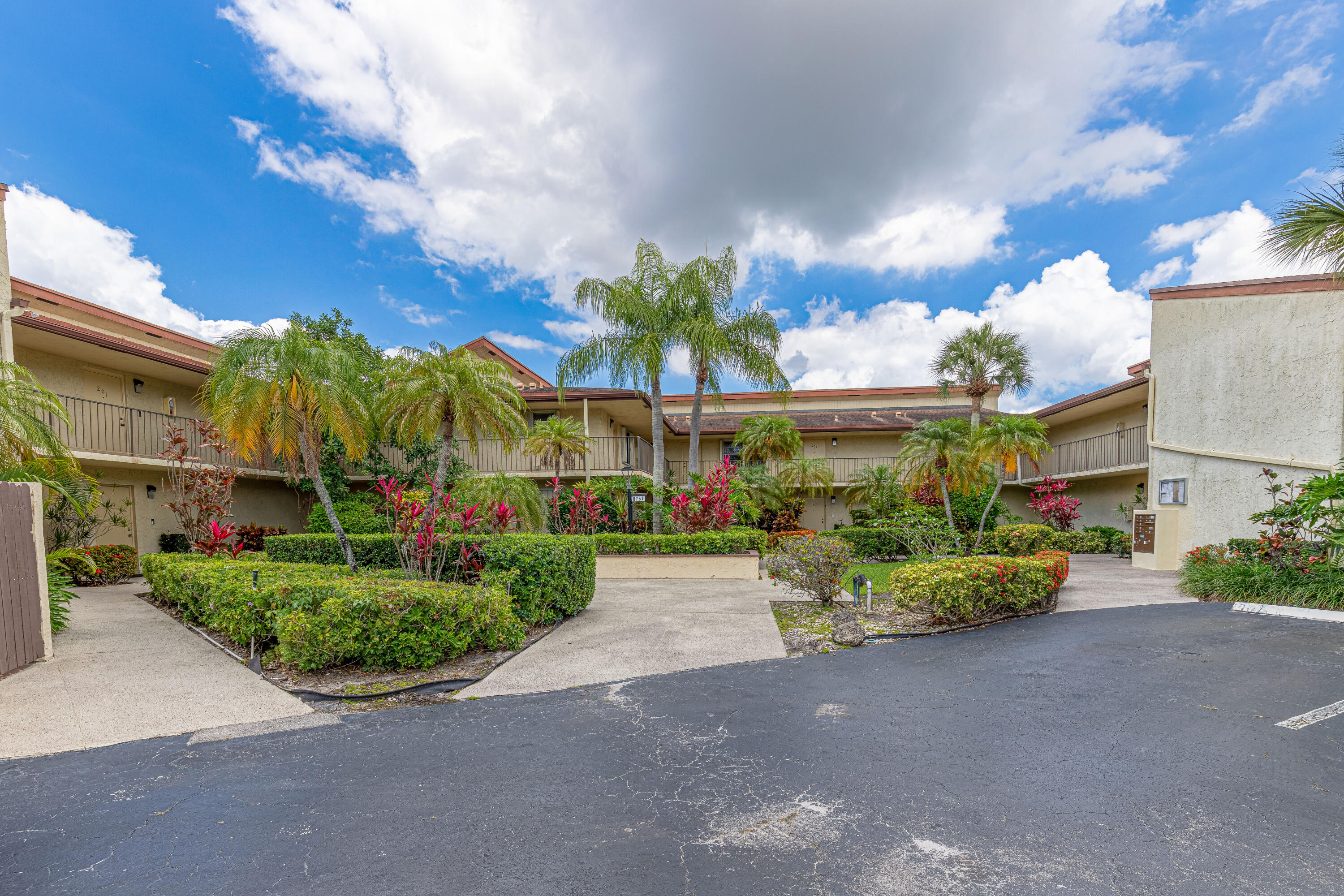 CYPRESS AT WOODMONT - Residential