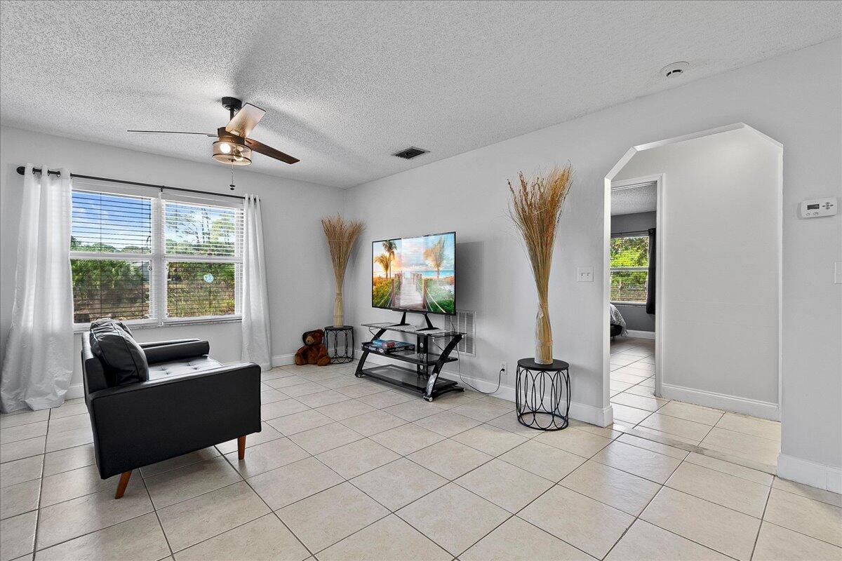 Acreage & Unrec - Residential