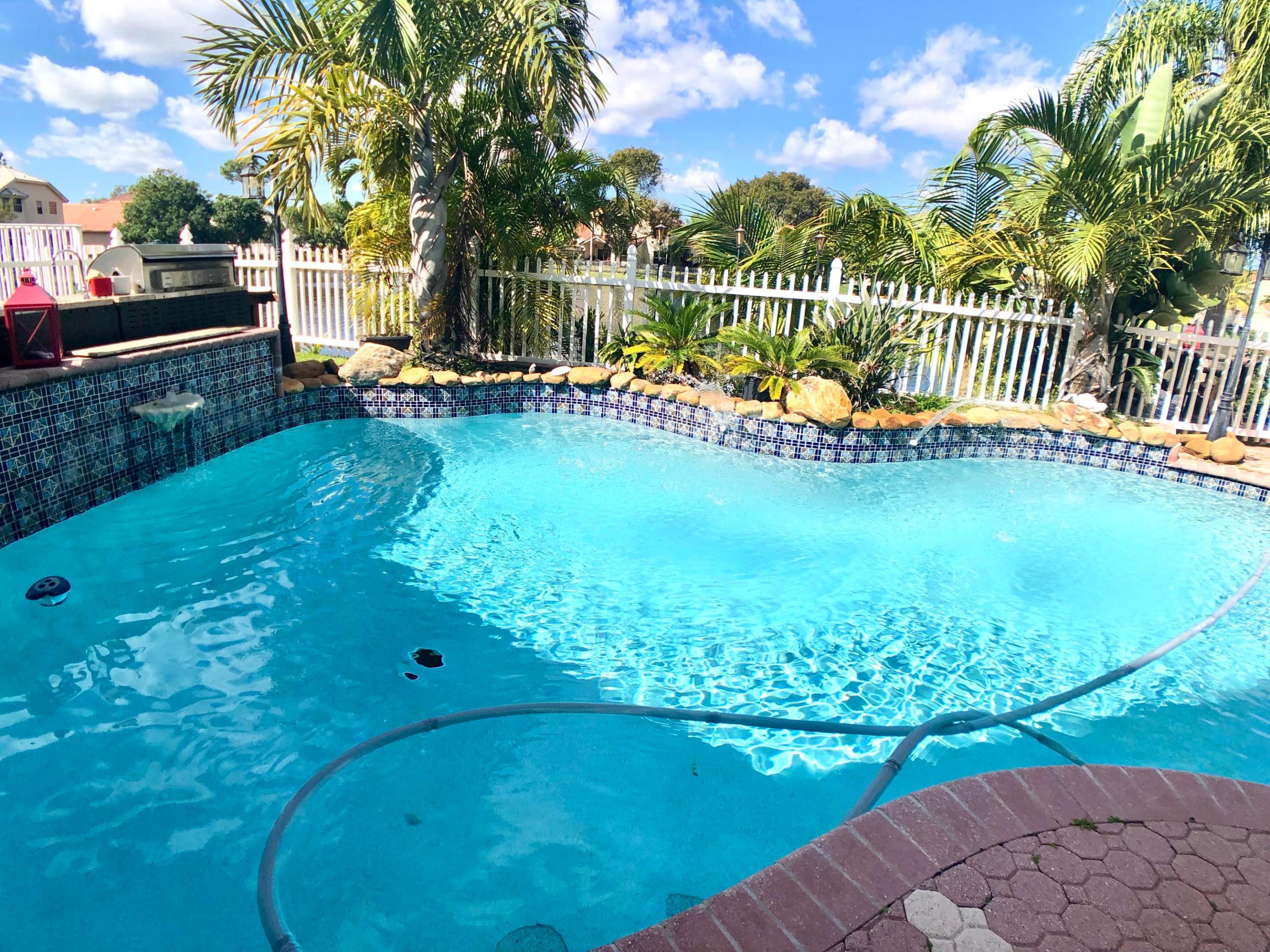 HOLIDAY SPRINGS EAST - Residential