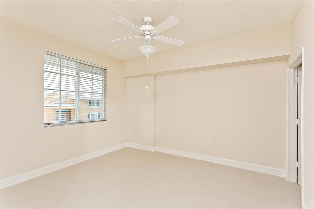 PINEAPPLE GROVE VILLAGE CONDO - Residential