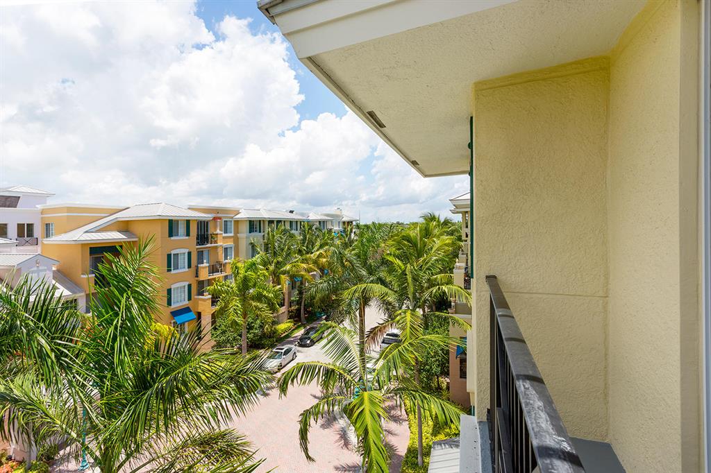 PINEAPPLE GROVE VILLAGE CONDO - Residential