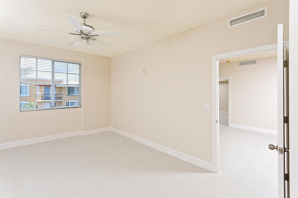 PINEAPPLE GROVE VILLAGE CONDO - Residential