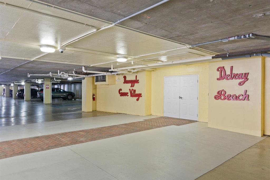 PINEAPPLE GROVE VILLAGE CONDO - Residential