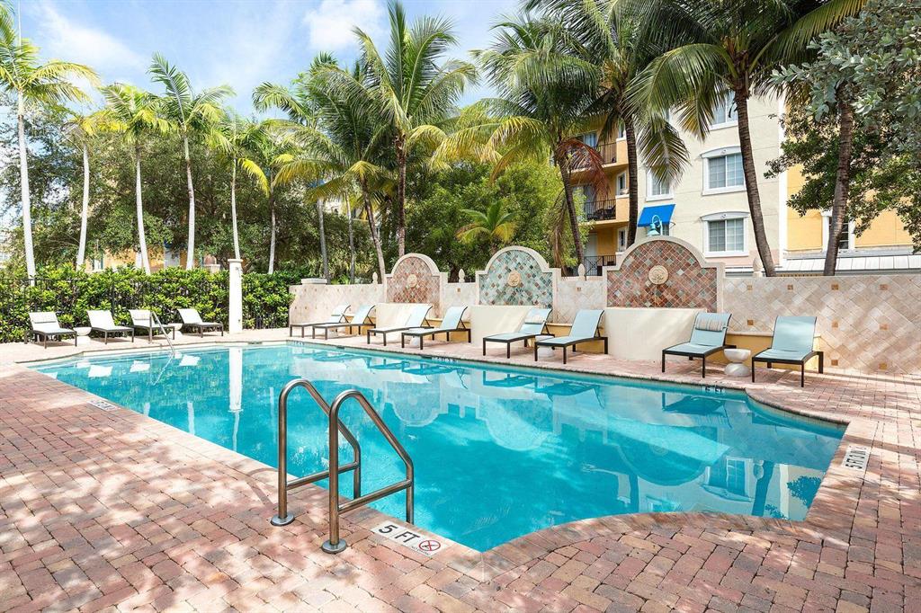 PINEAPPLE GROVE VILLAGE CONDO - Residential