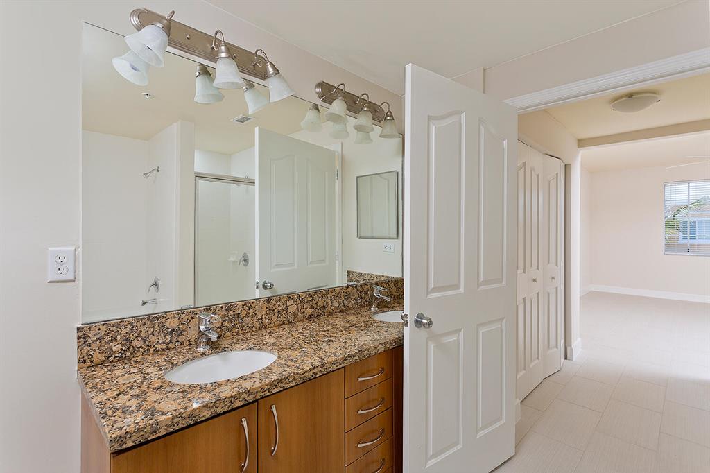 PINEAPPLE GROVE VILLAGE CONDO - Residential