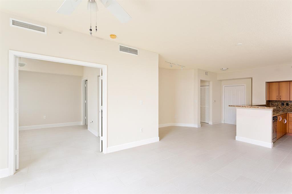 PINEAPPLE GROVE VILLAGE CONDO - Residential