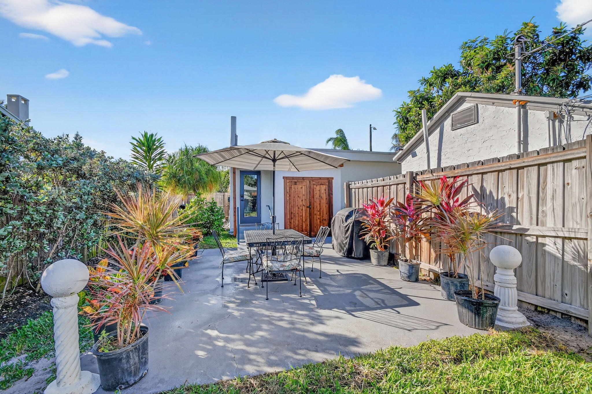 LAKE WORTH TOWN OF - Residential Lease