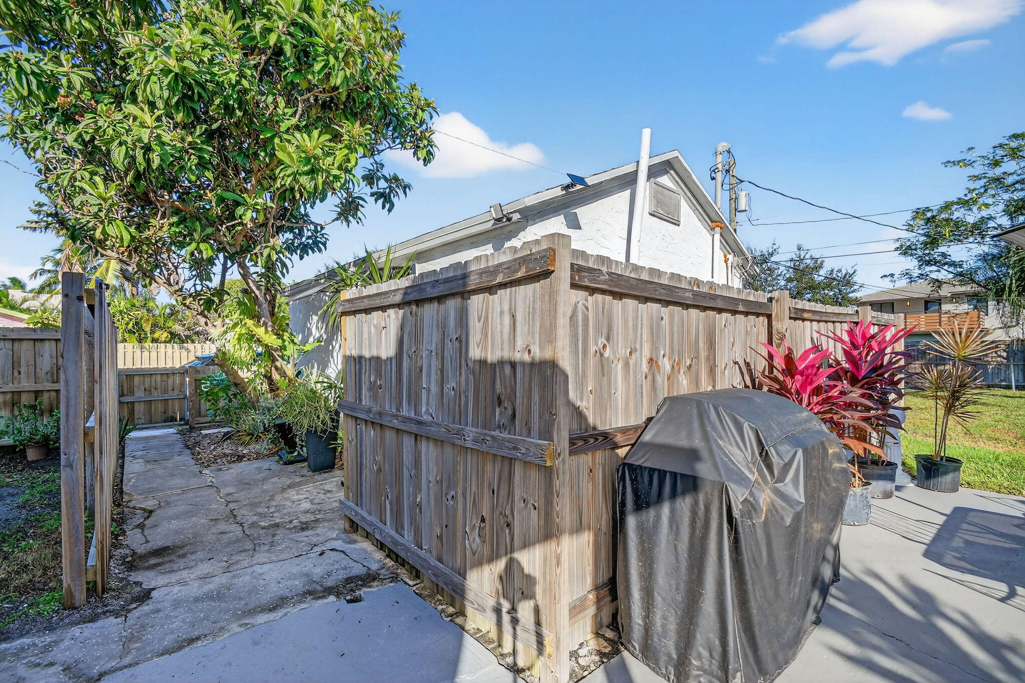 LAKE WORTH TOWN OF - Residential Lease