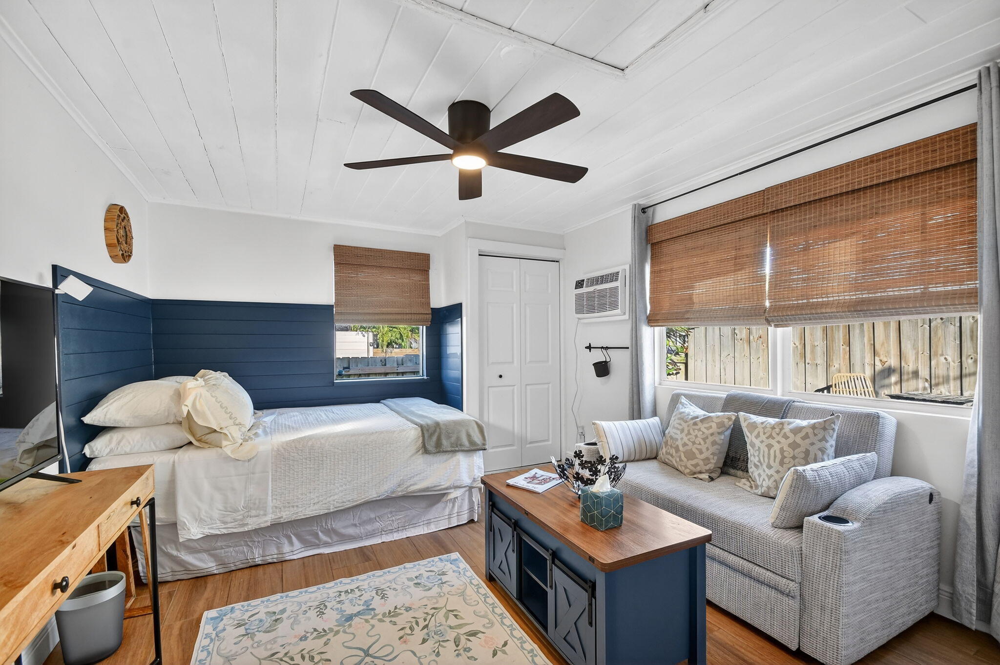 LAKE WORTH TOWN OF - Residential Lease