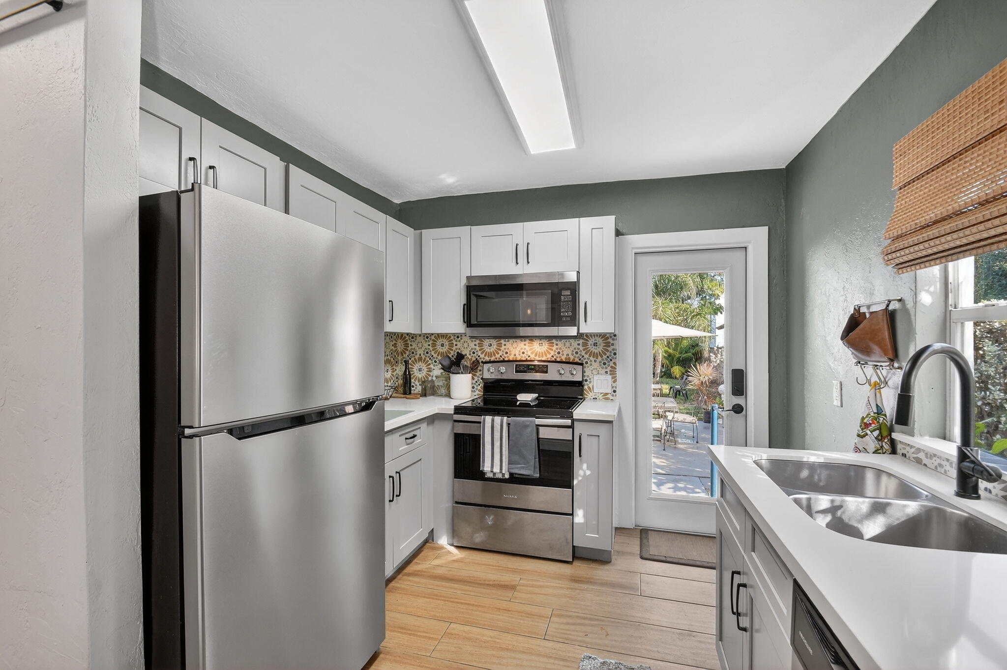 LAKE WORTH TOWN OF - Residential Lease