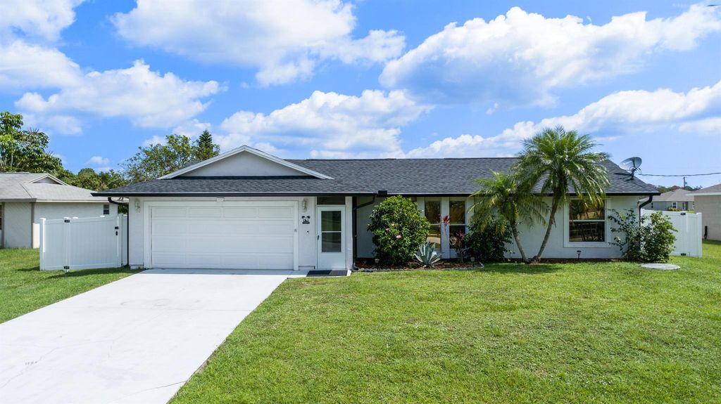 Photo of 605 NW Marion Avenue, Port St Lucie, FL 34983 (MLS # R10900152)