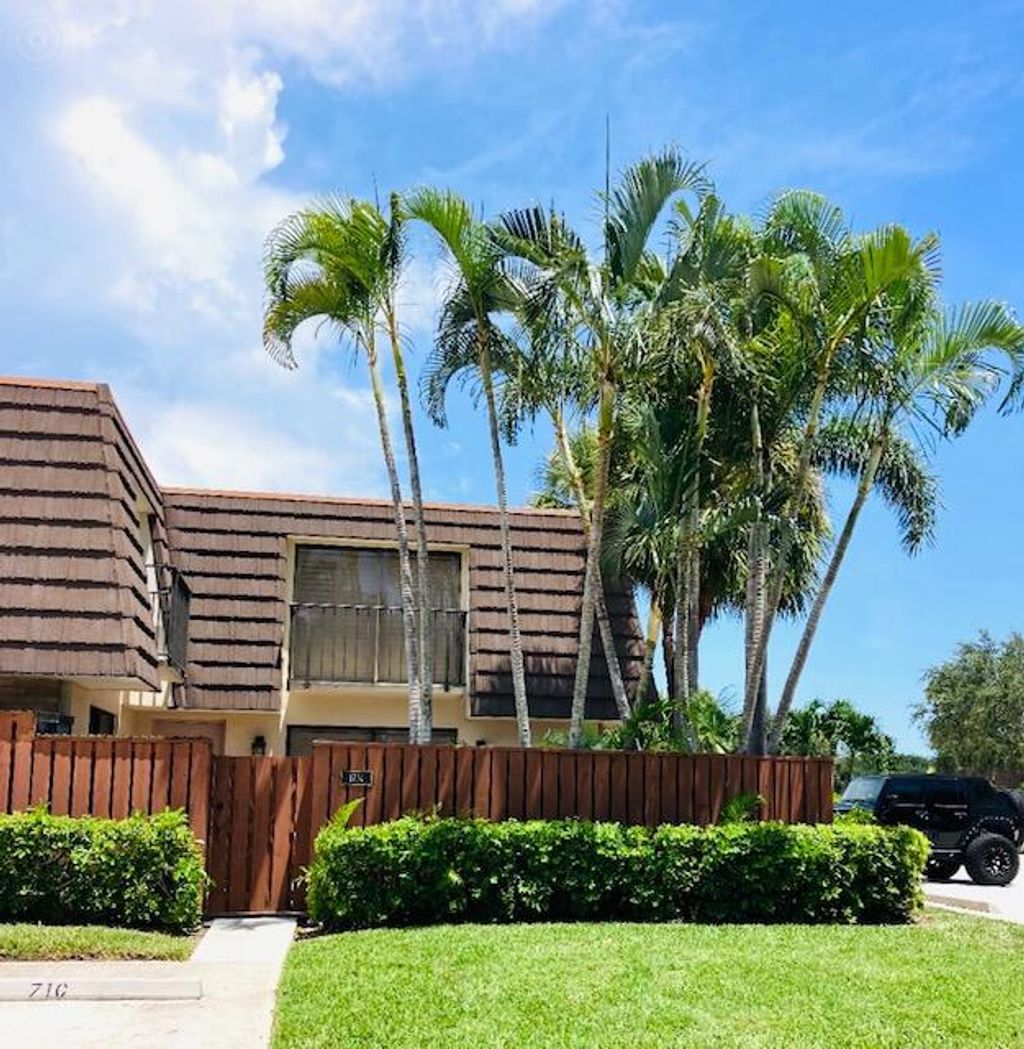 Photo of 1714 17th Court, Jupiter, FL 33477 (MLS # R11044865)