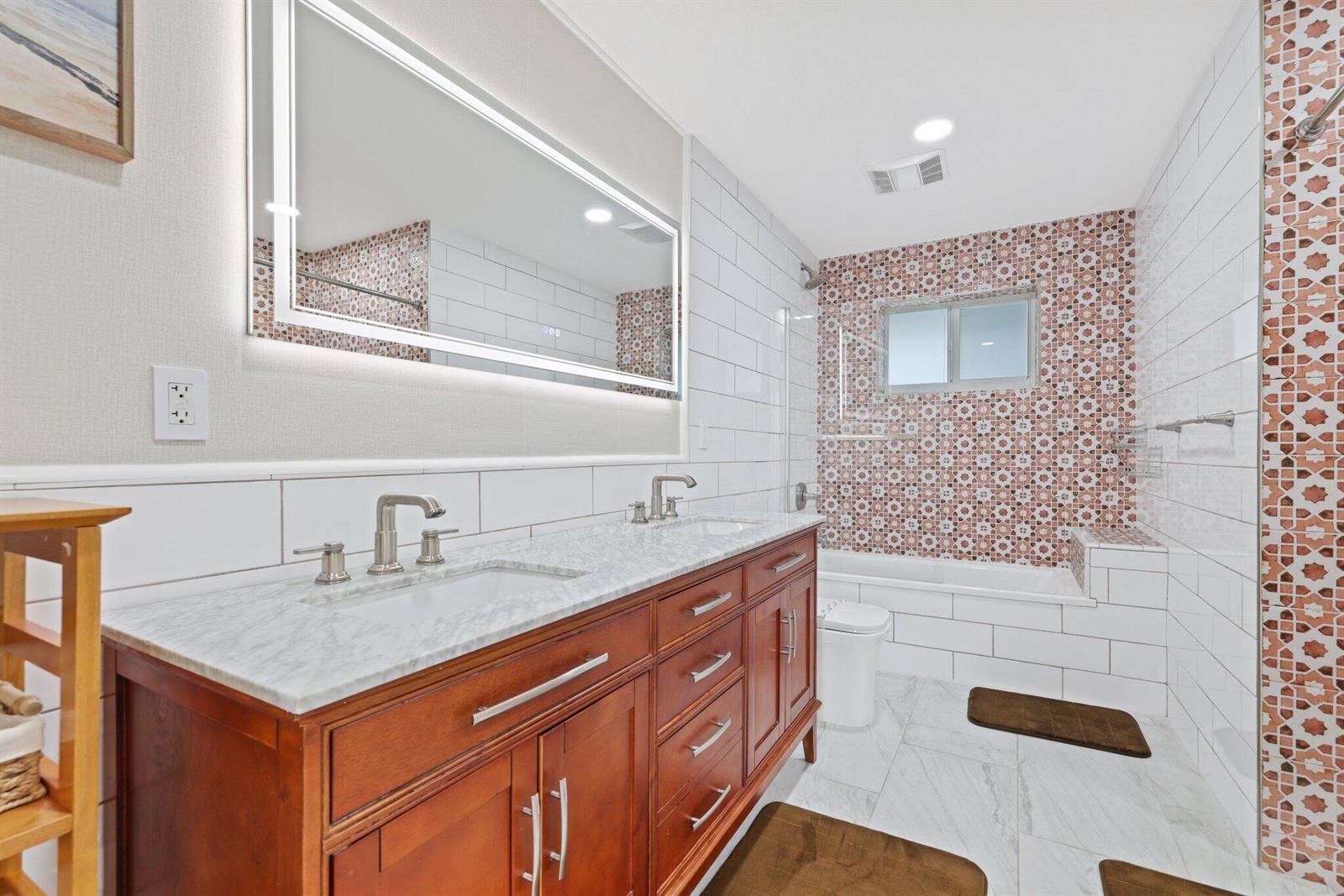 F R HUMPHRIES VILLA - Residential