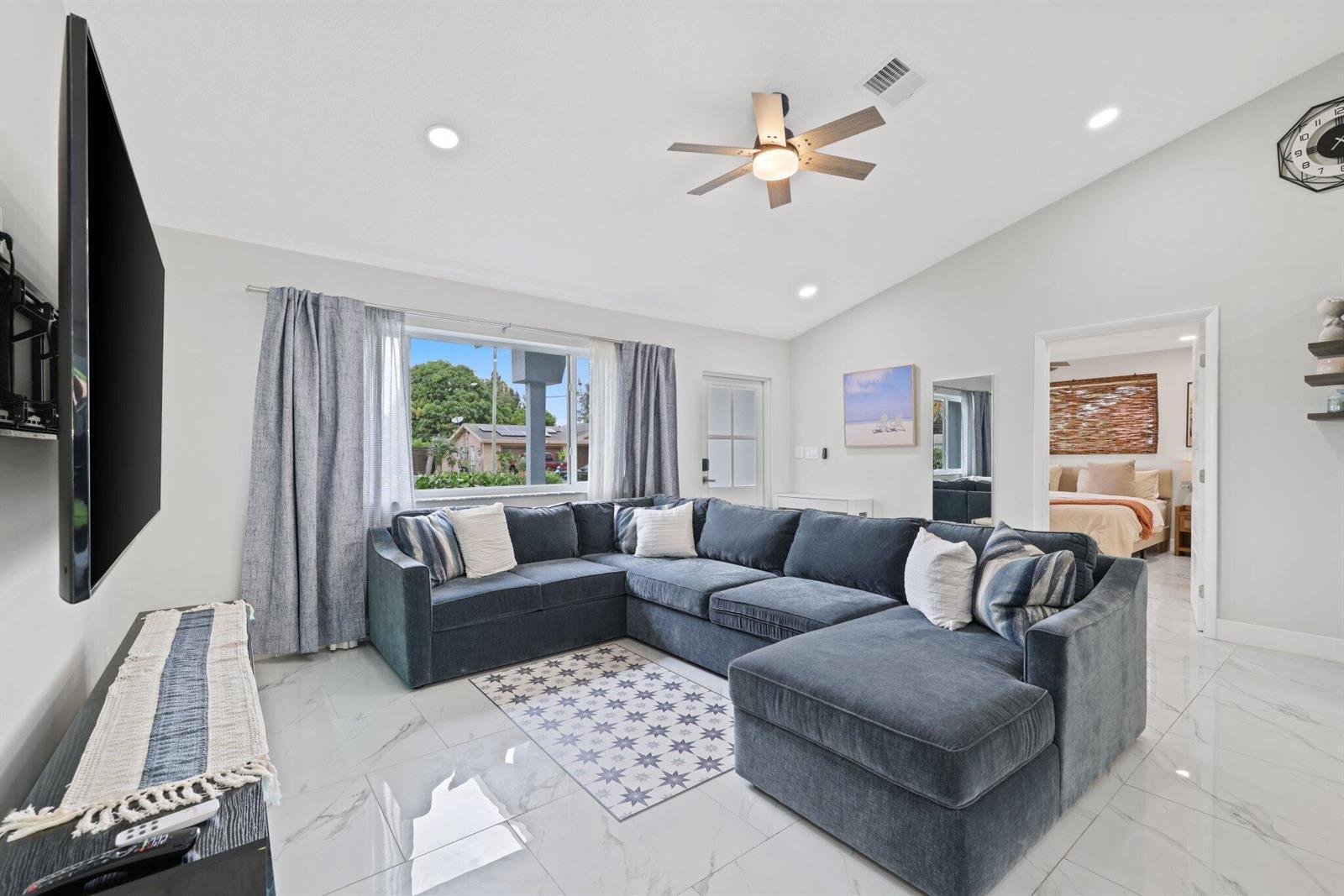 F R HUMPHRIES VILLA - Residential