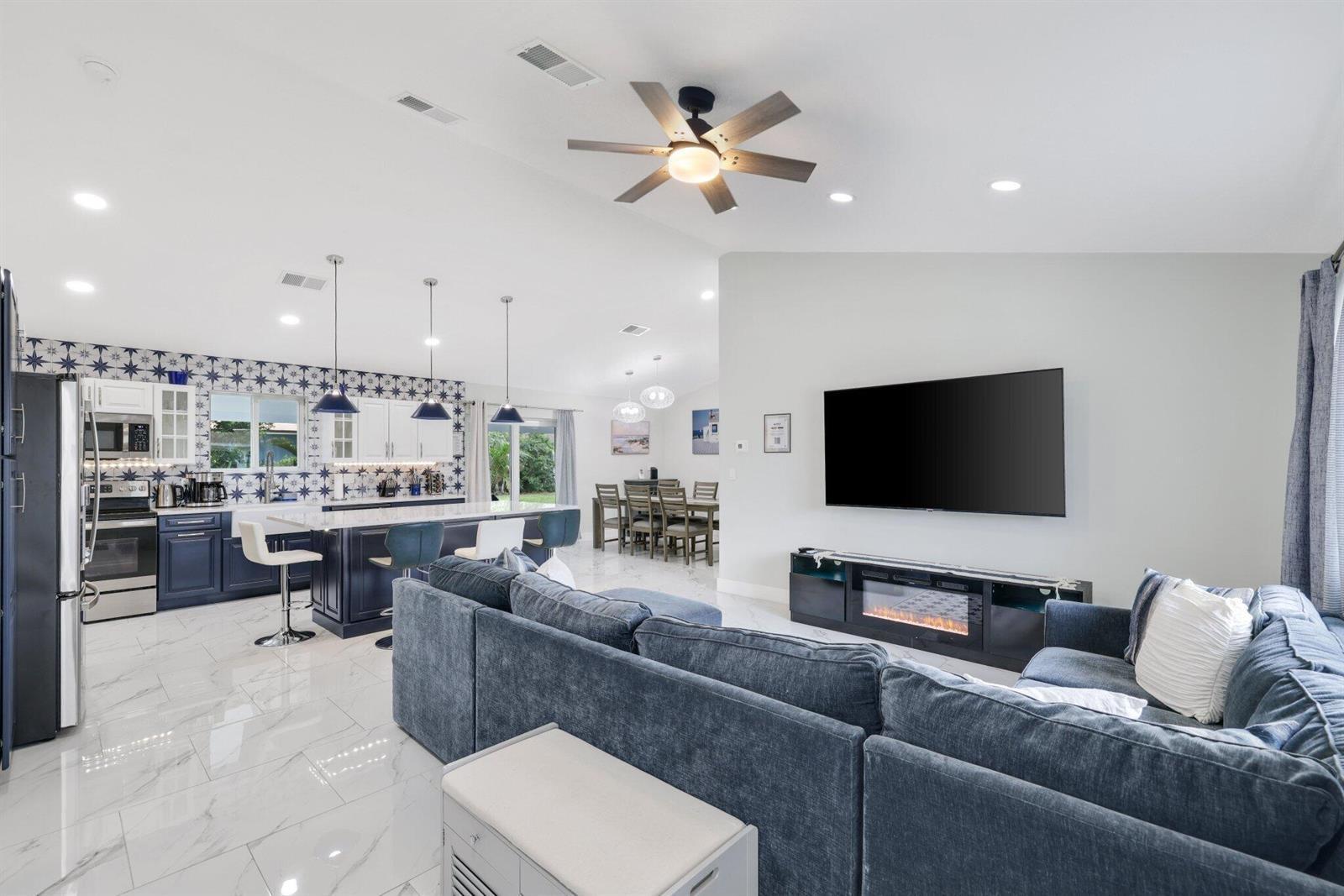 F R HUMPHRIES VILLA - Residential