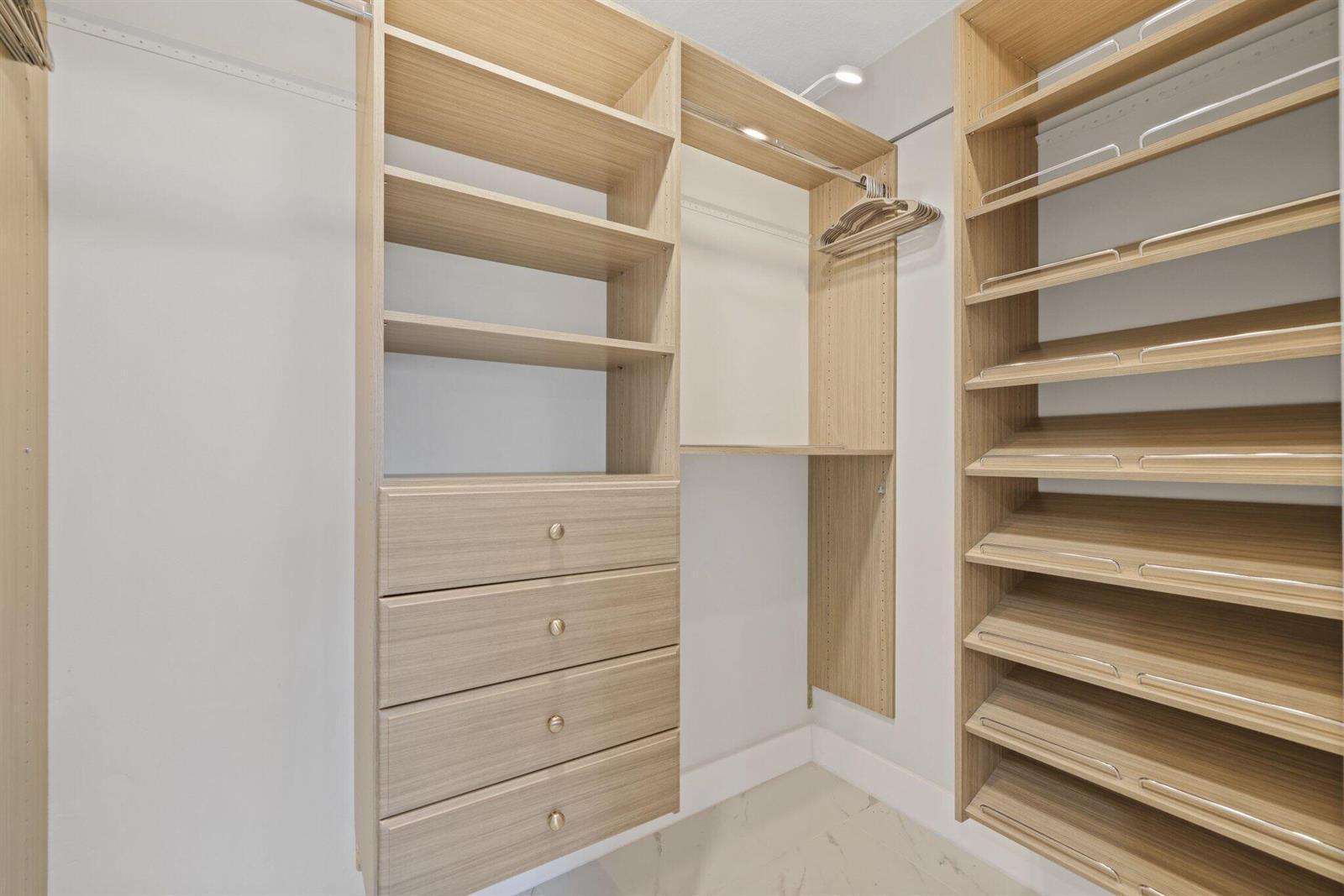 F R HUMPHRIES VILLA - Residential