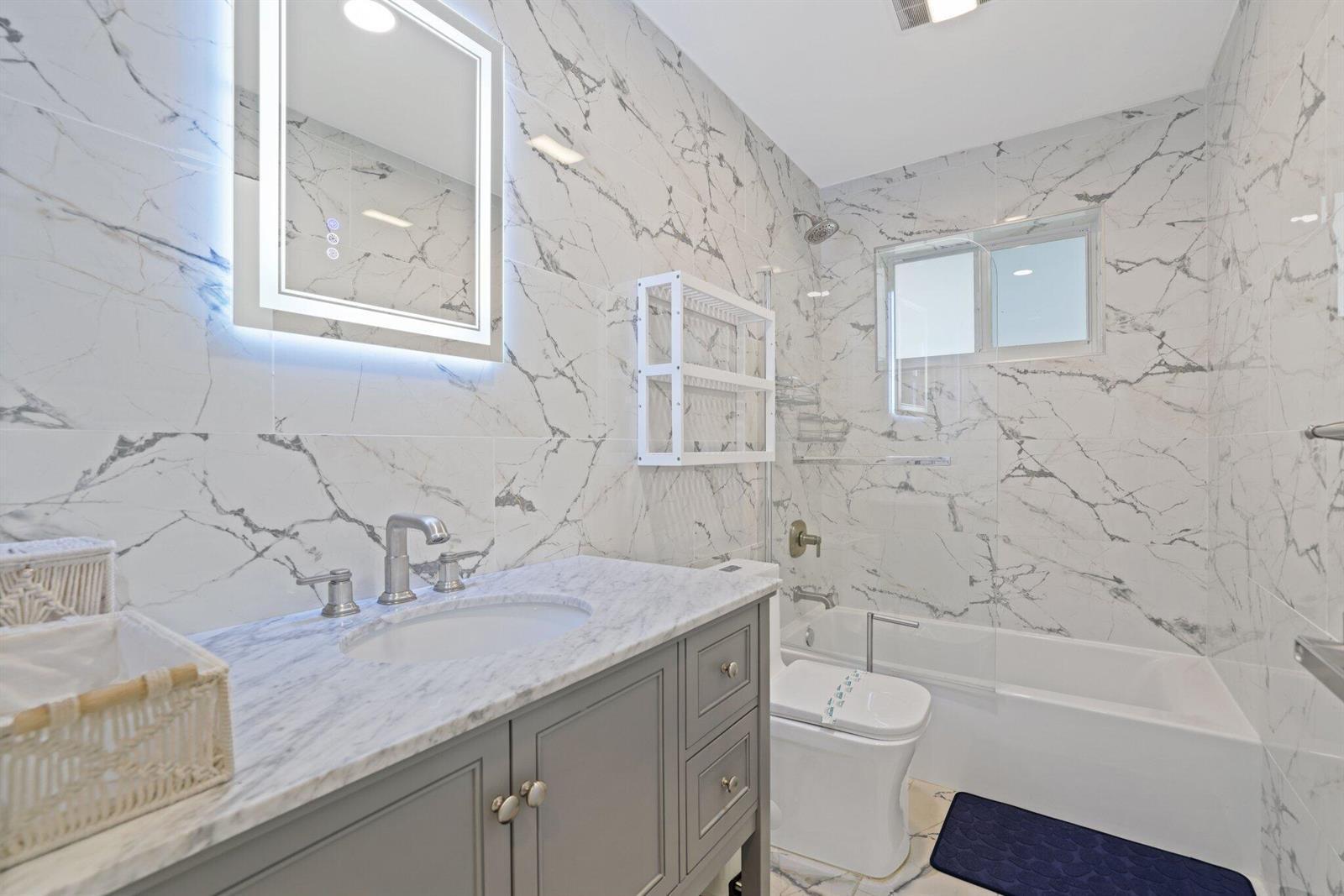 F R HUMPHRIES VILLA - Residential