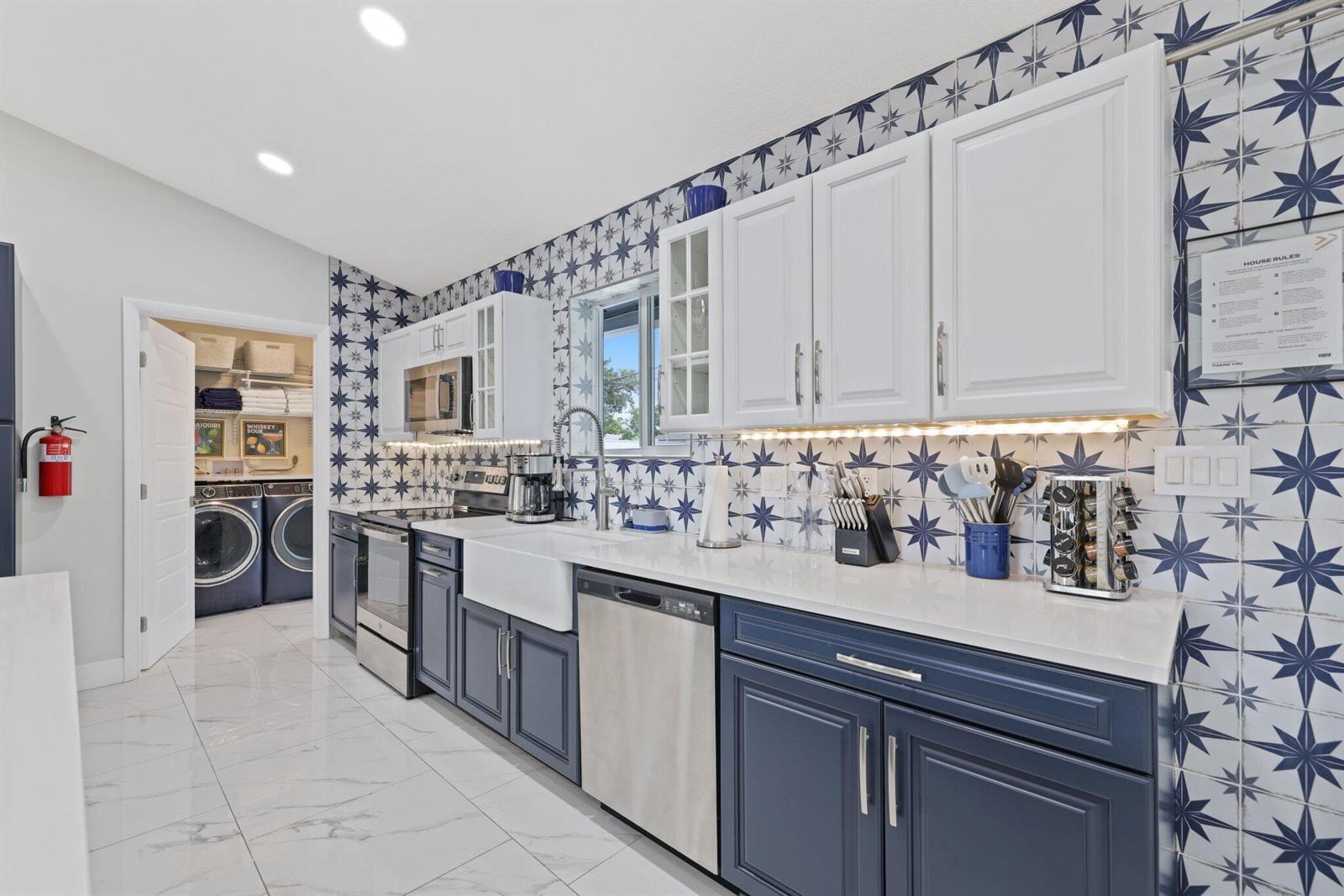 F R HUMPHRIES VILLA - Residential