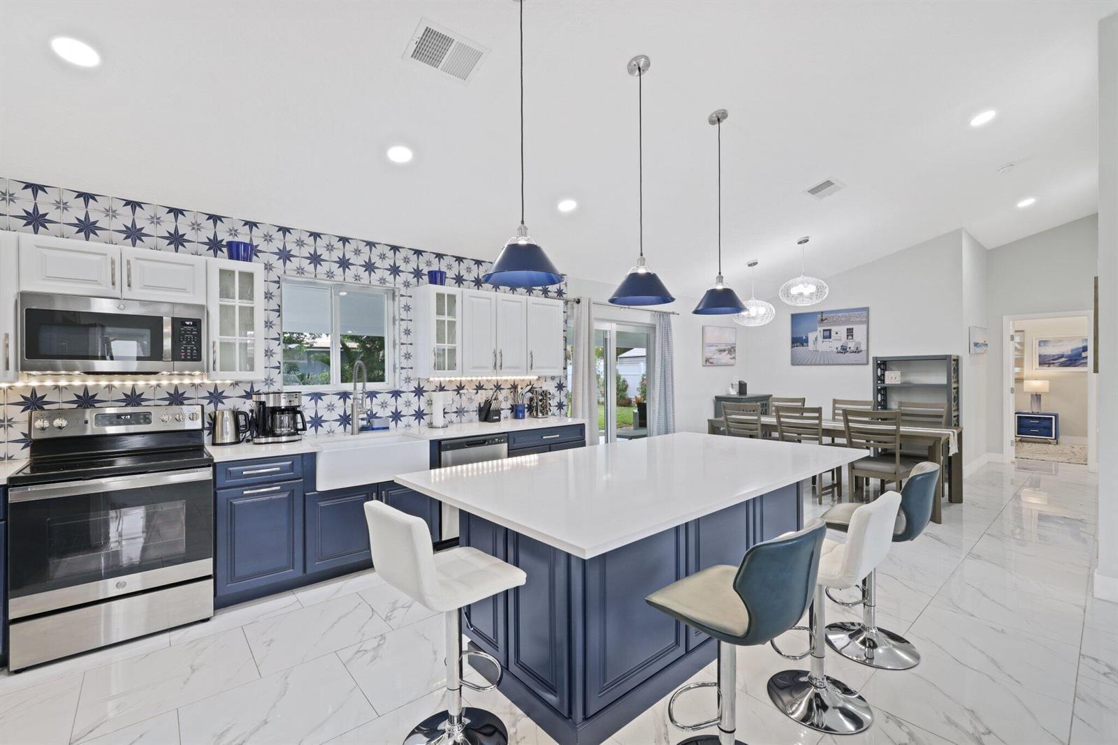 F R HUMPHRIES VILLA - Residential