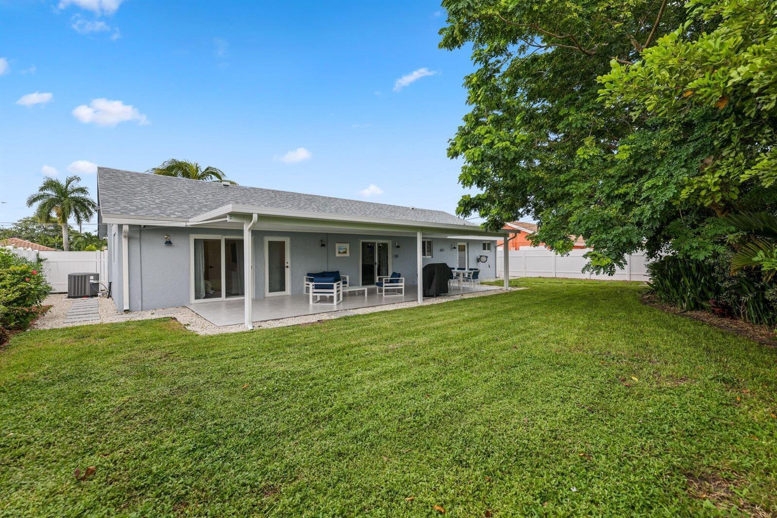 F R HUMPHRIES VILLA - Residential