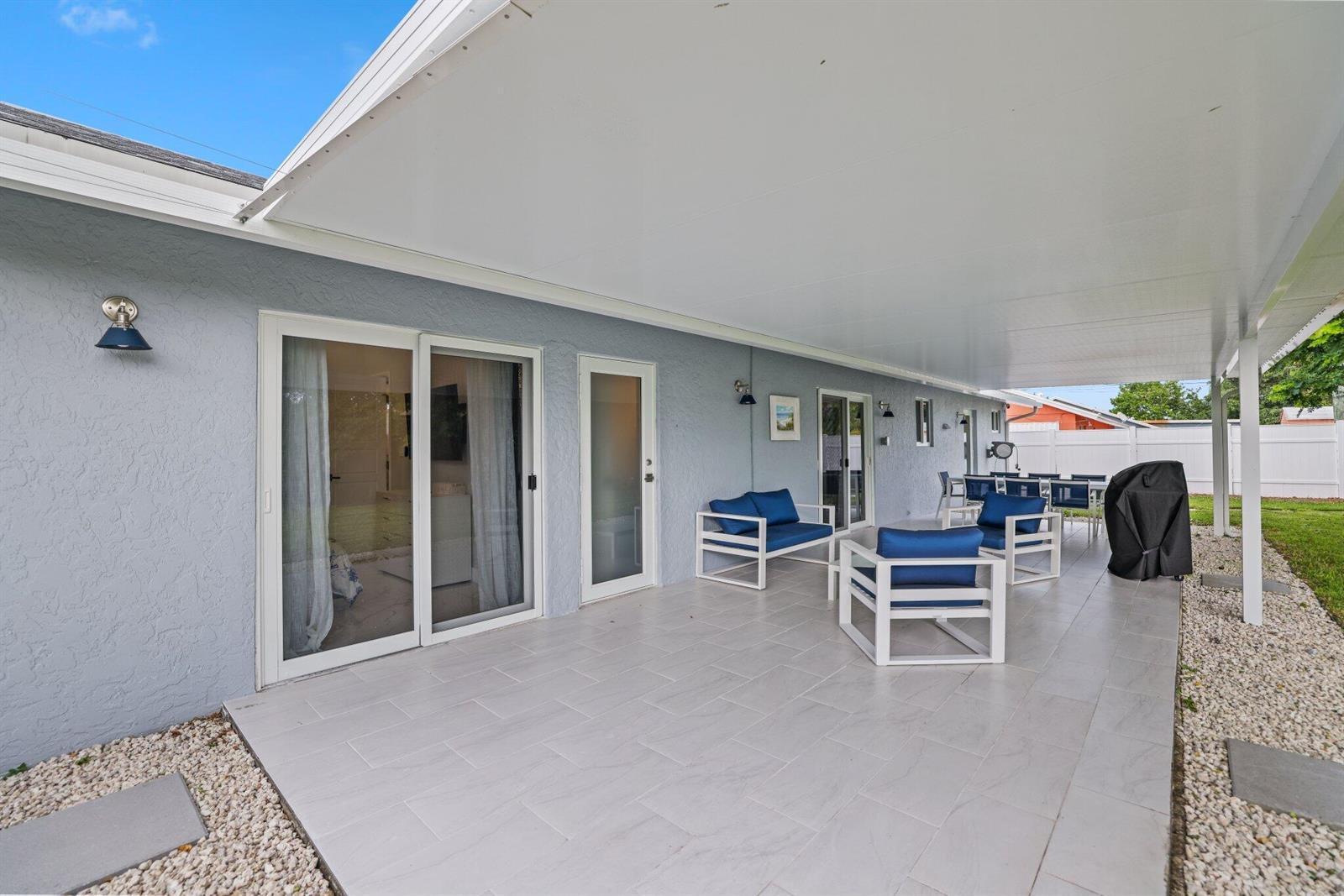 F R HUMPHRIES VILLA - Residential