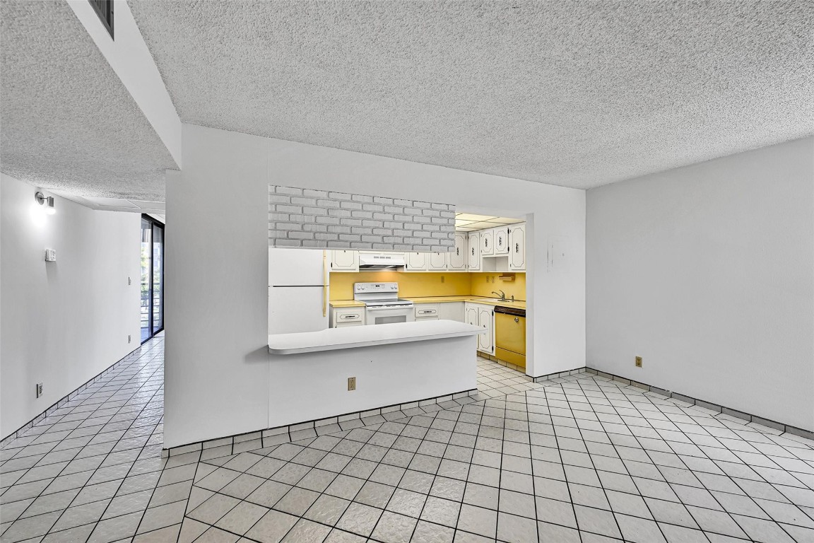 Villa Dorada - Residential