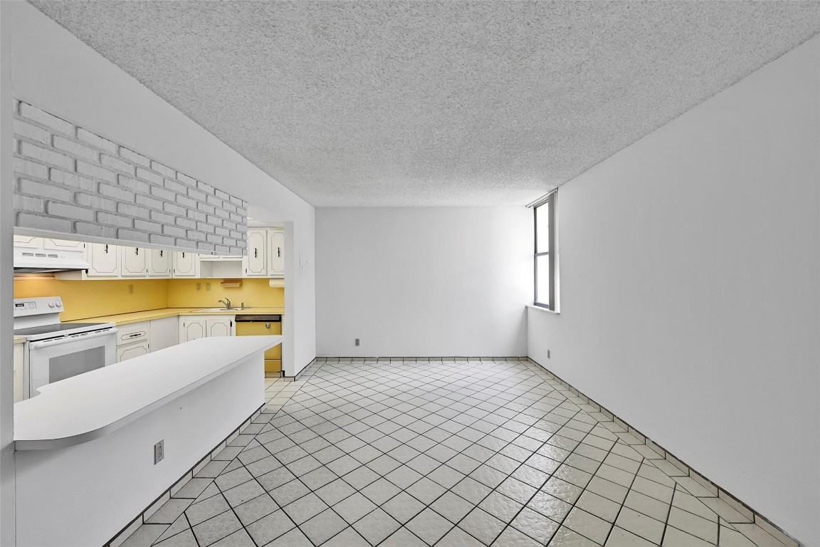 Villa Dorada - Residential