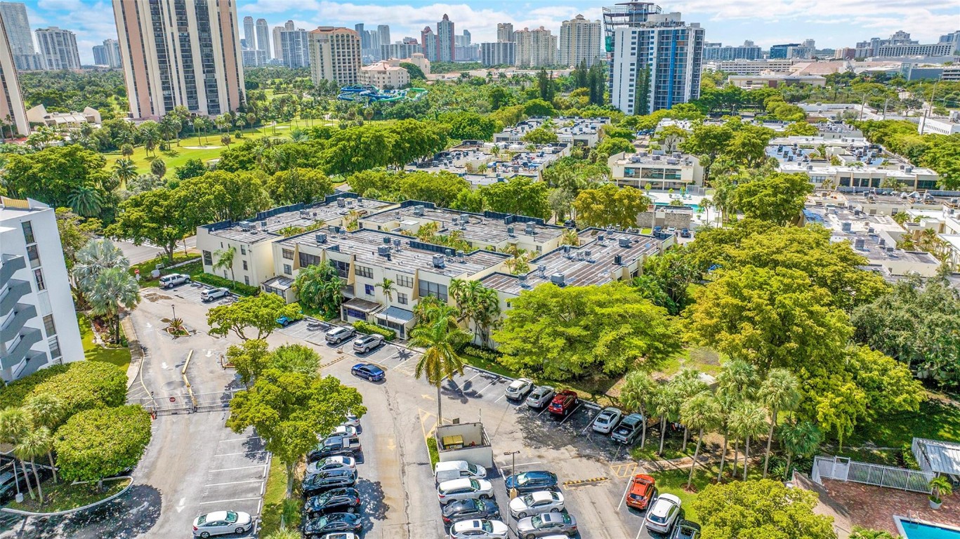 Villa Dorada - Residential