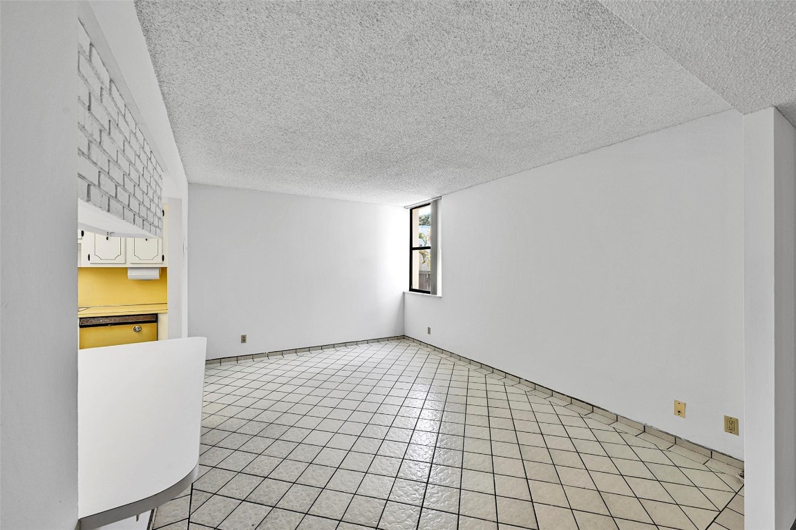 Villa Dorada - Residential