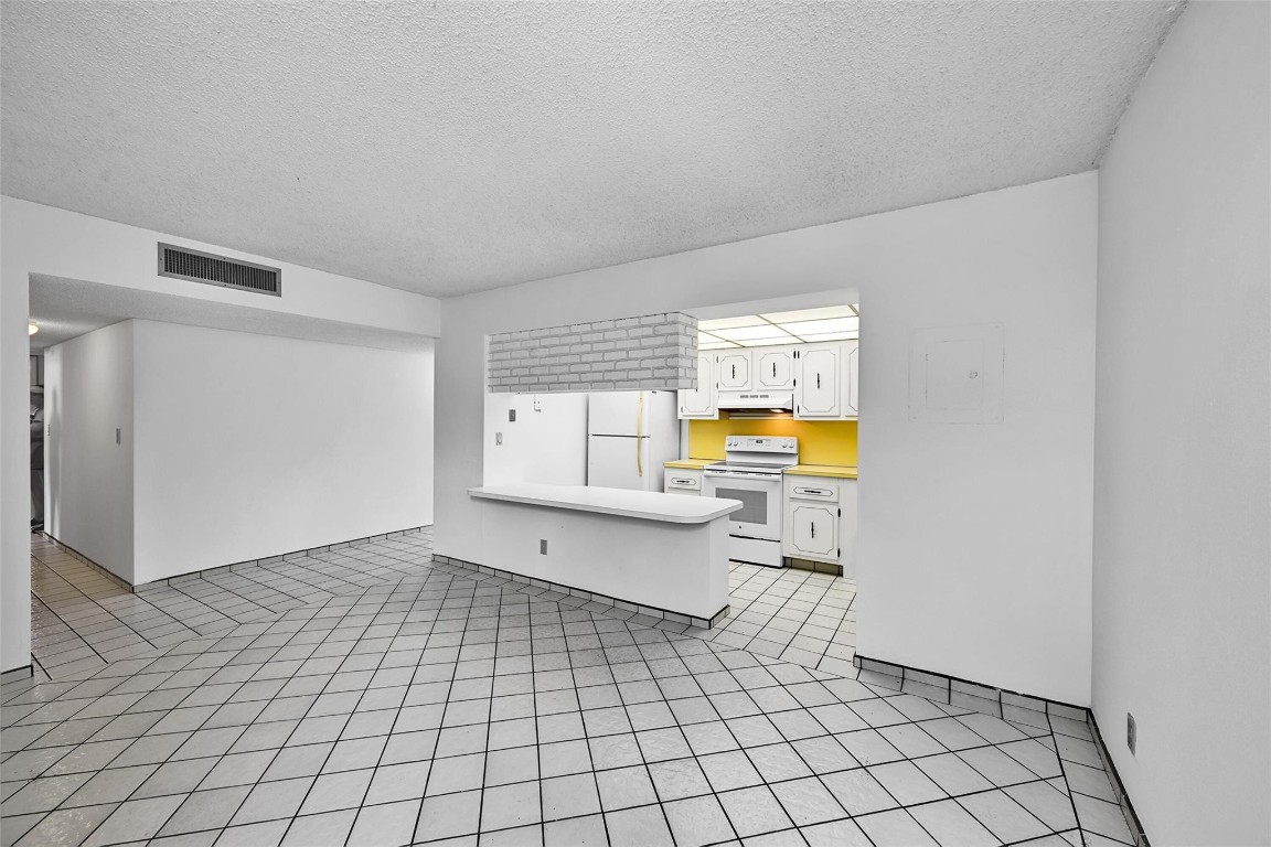 Villa Dorada - Residential