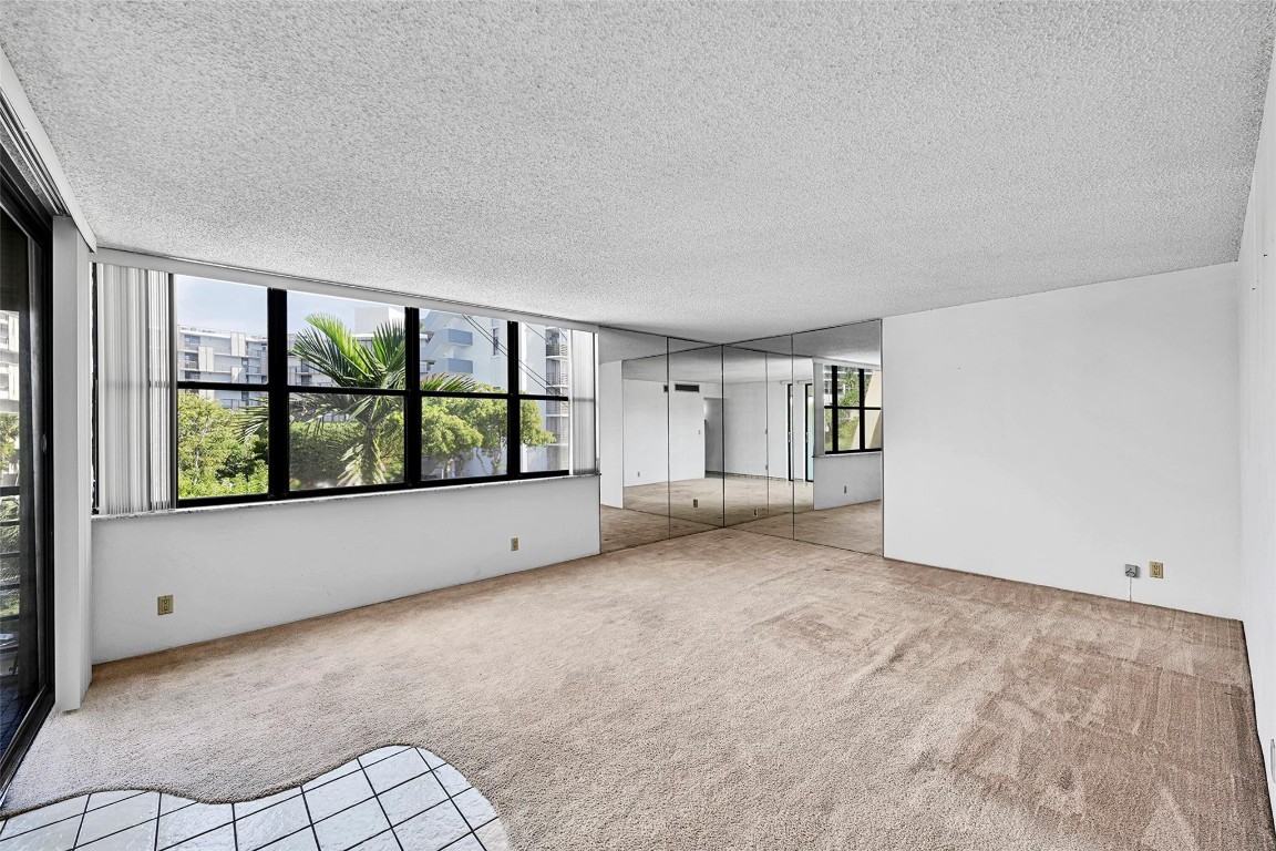 Villa Dorada - Residential