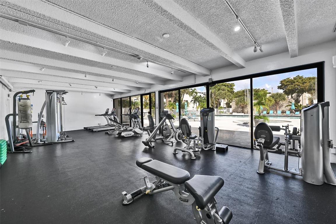 Villa Dorada - Residential