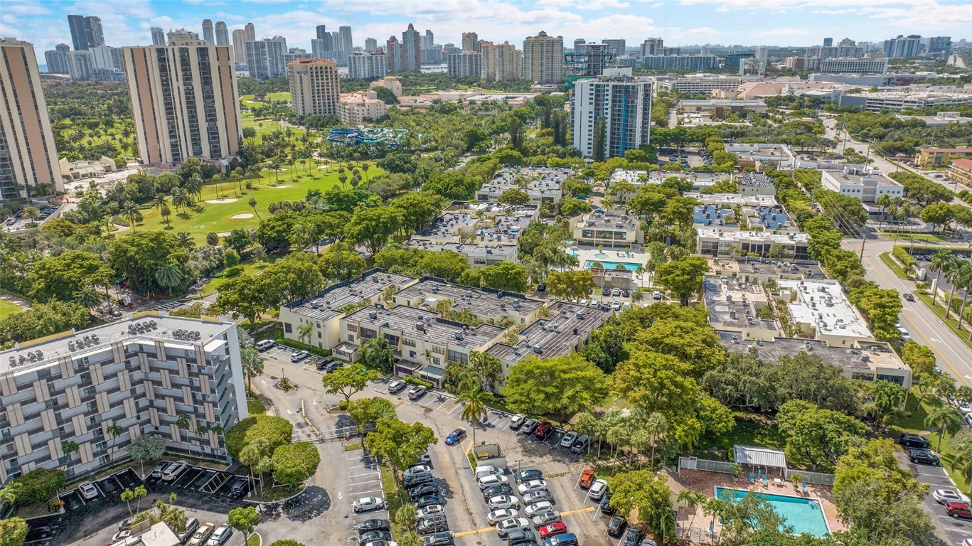 Villa Dorada - Residential