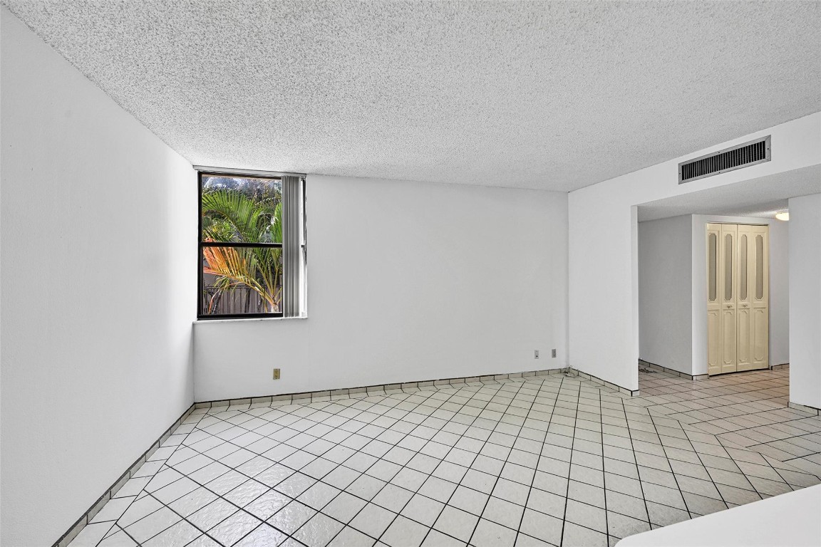 Villa Dorada - Residential