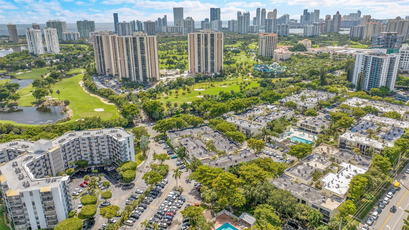 Villa Dorada - Residential