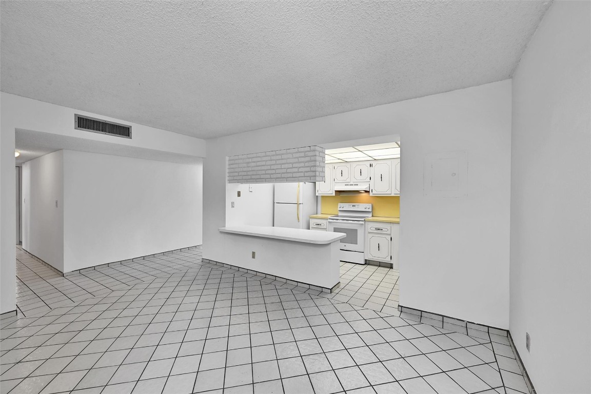 Villa Dorada - Residential