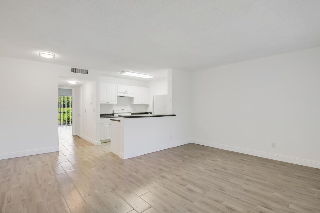 Photo of 1507 Meadows Circle W, Boynton Beach, FL 33436 (MLS # R11110007)