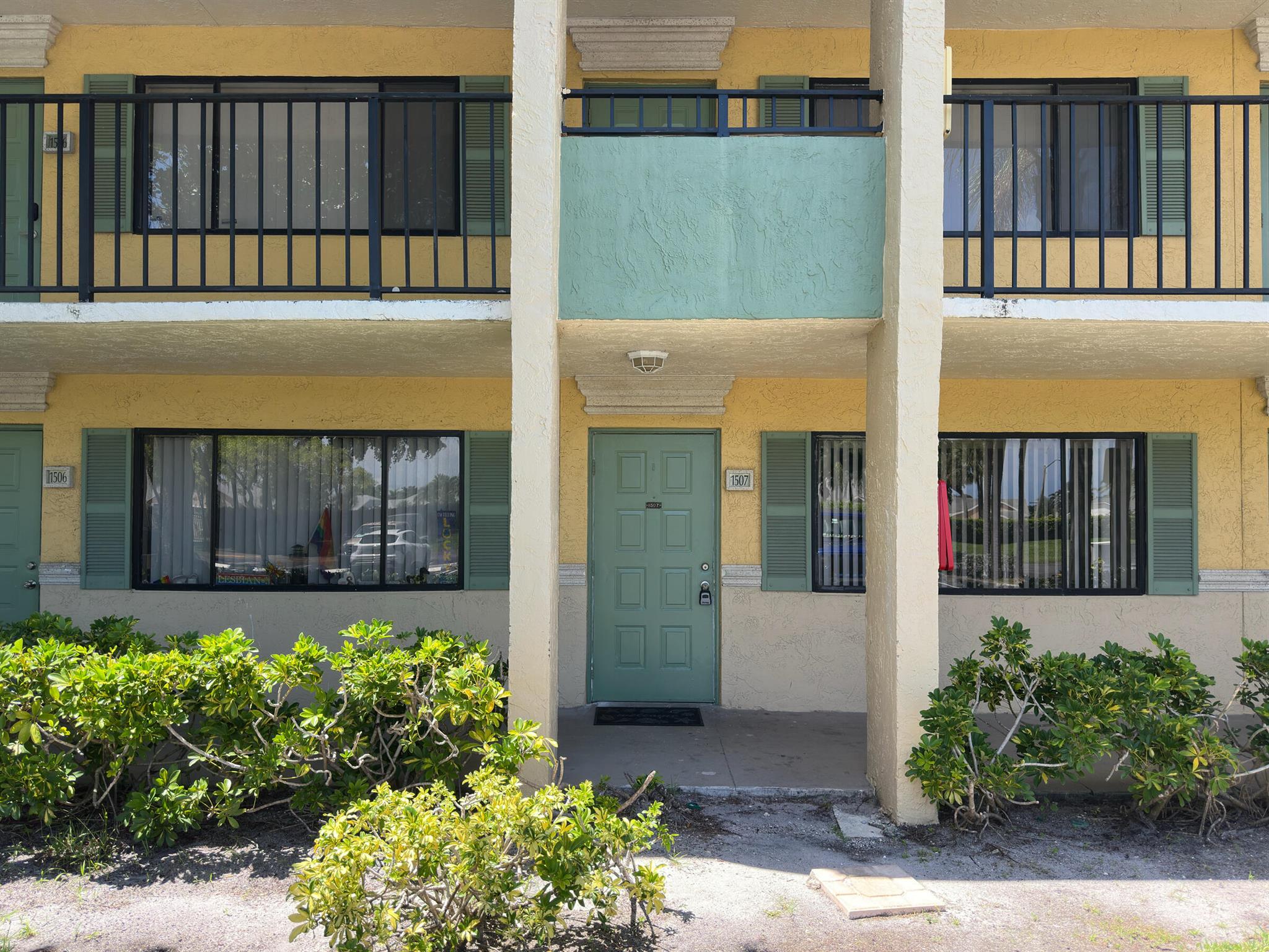 MEADOWS ON THE GREEN COND - Residential