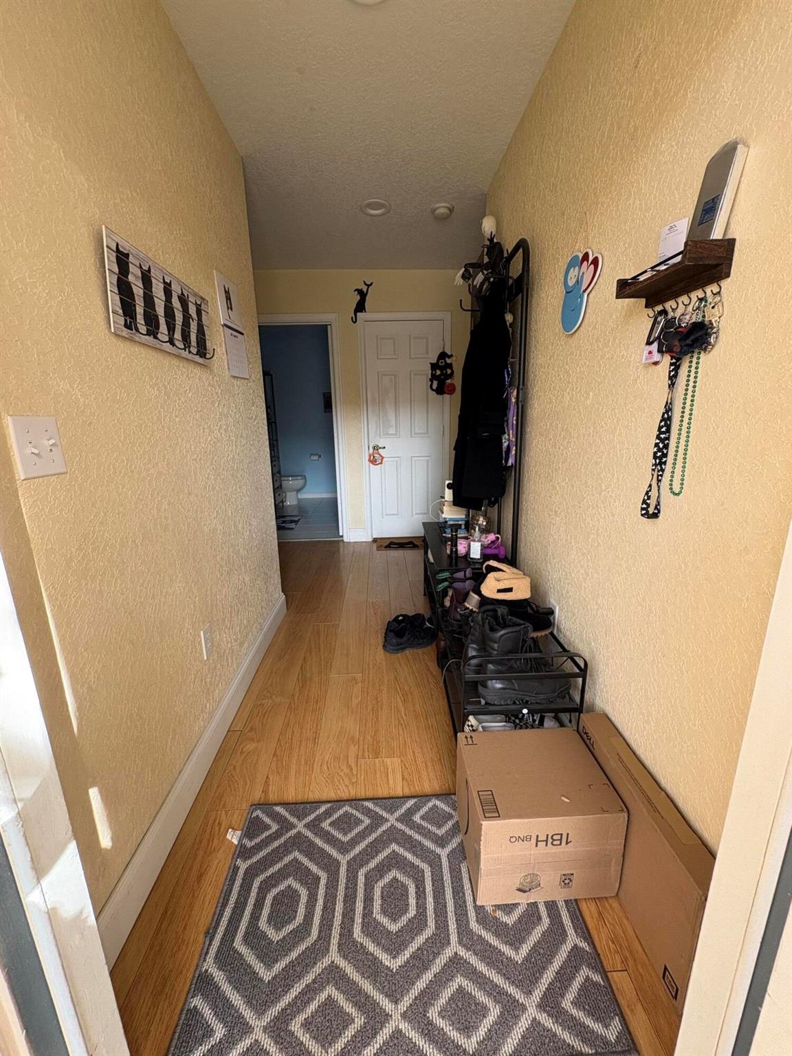 SUNSET PLAZA - Residential Lease