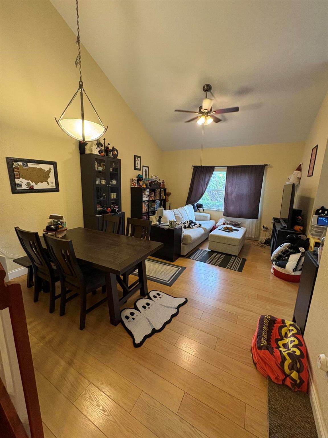 SUNSET PLAZA - Residential Lease