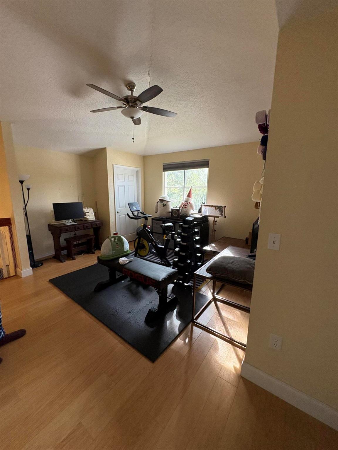 SUNSET PLAZA - Residential Lease