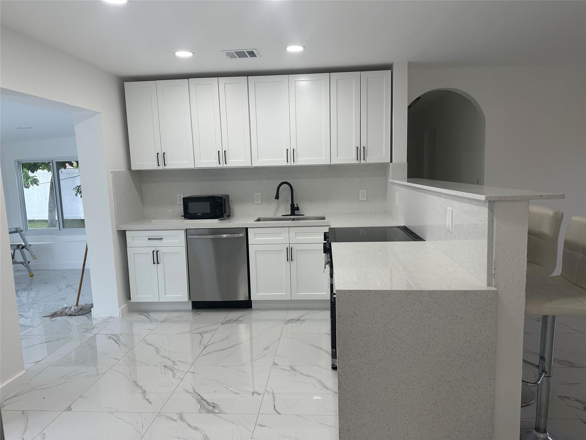 6231 SW 18th St, Pompano Beach, FL, 33068/$459,900 4 6231 SW 18th St