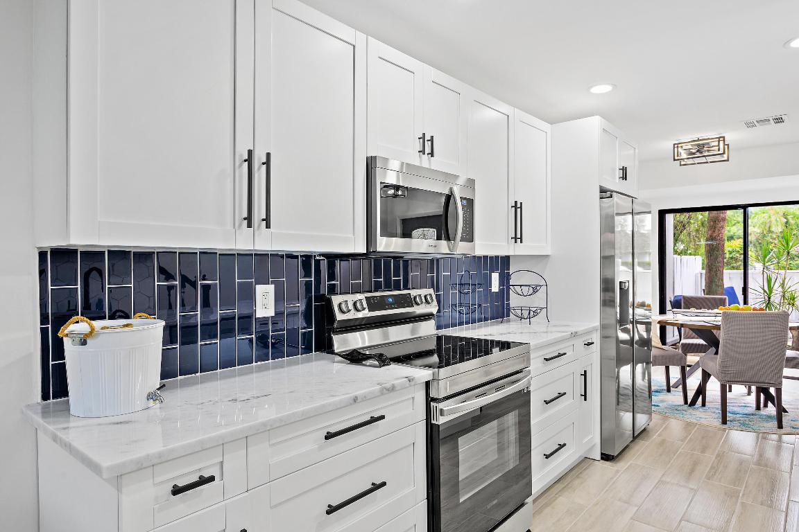 SOUTH SHORE 3 OF WELLINGTON - Residential Lease