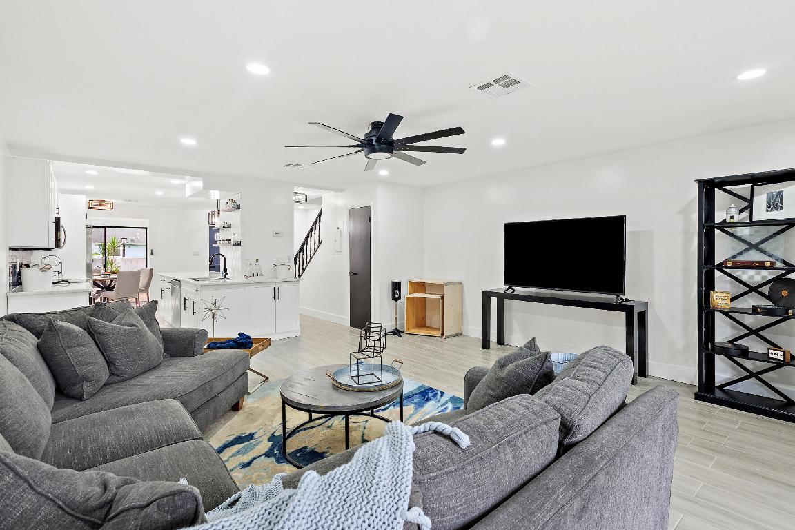 SOUTH SHORE 3 OF WELLINGTON - Residential Lease