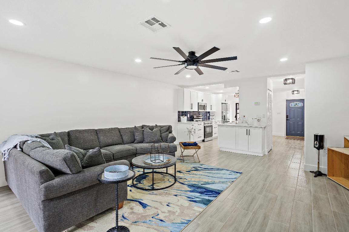 SOUTH SHORE 3 OF WELLINGTON - Residential Lease