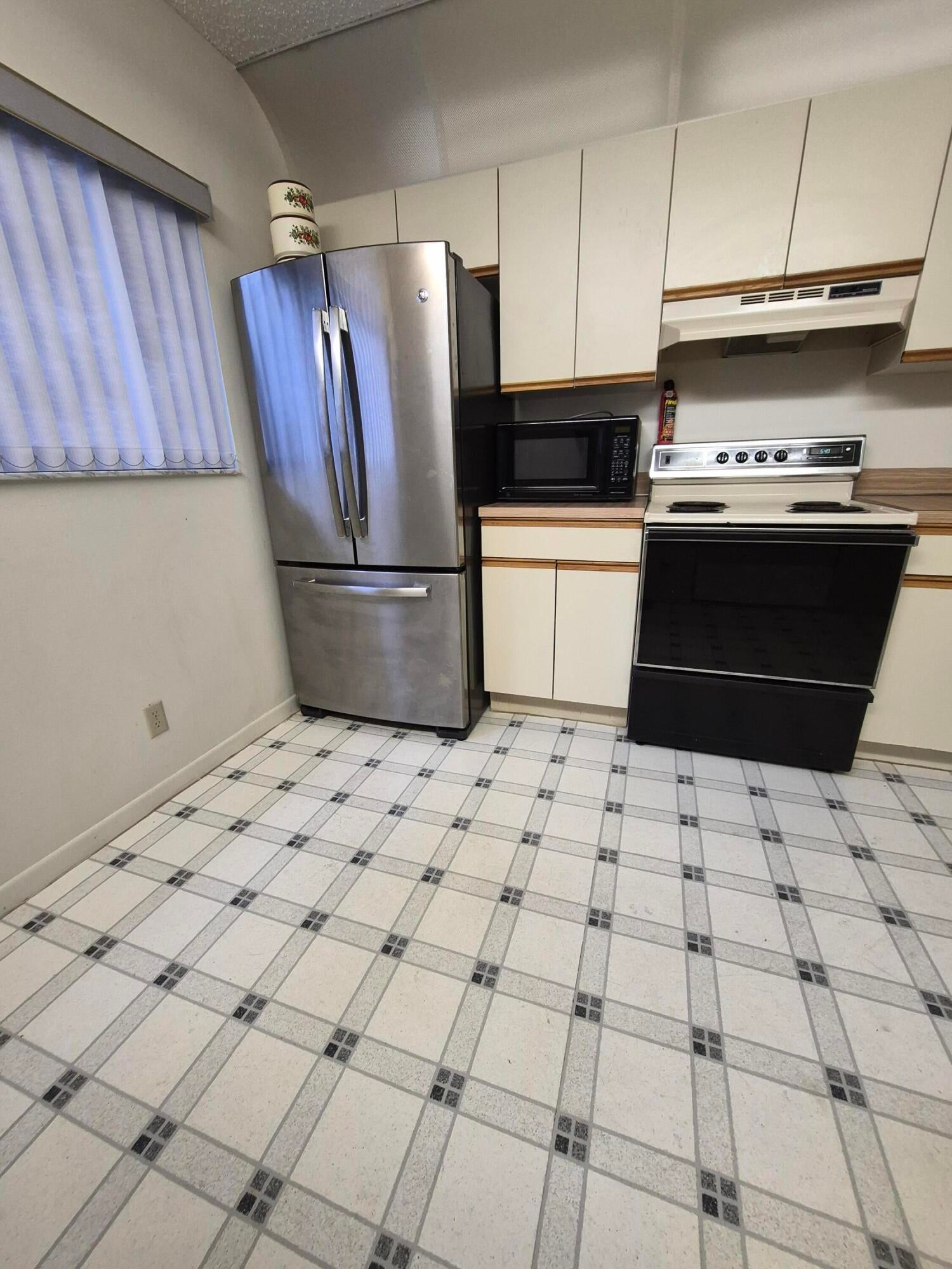 15251 LAKES OF DELRAY Boulevard 327