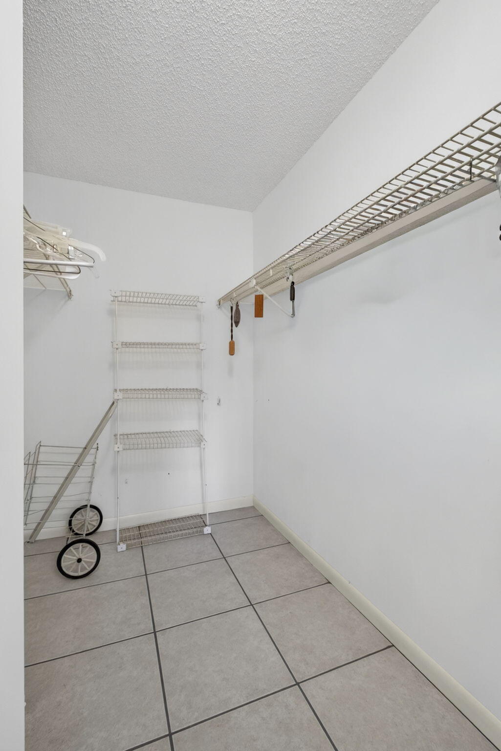 PINE RIDGE NORTH VILLAGE IV CONDO - Residential