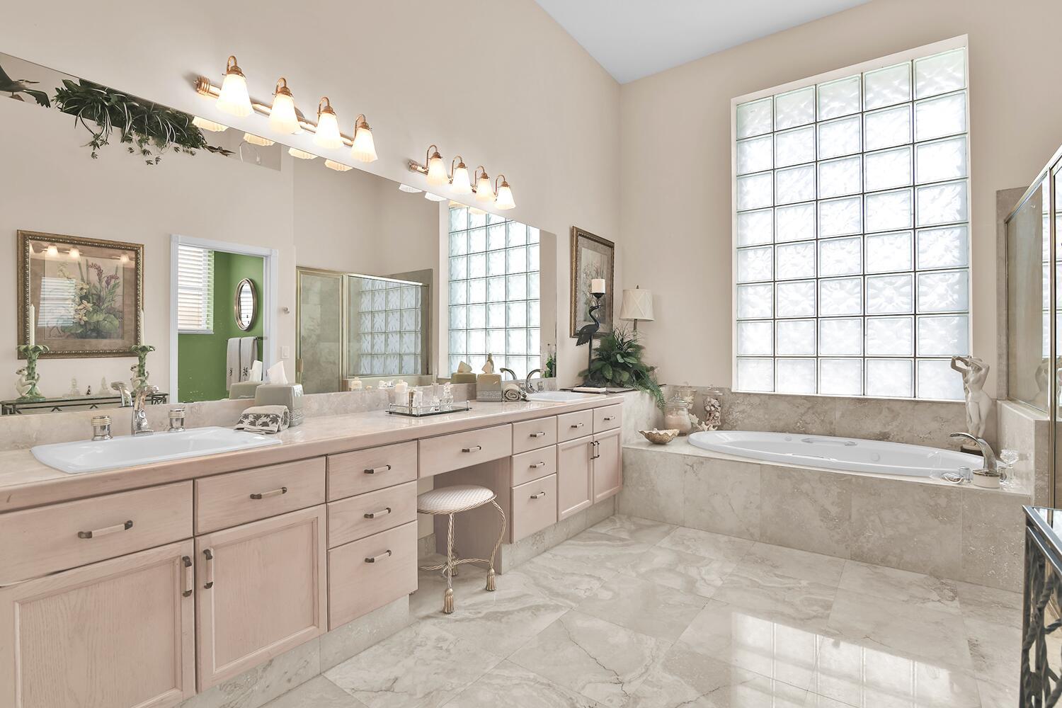 PINE TREE GOLF CLUB - Residential