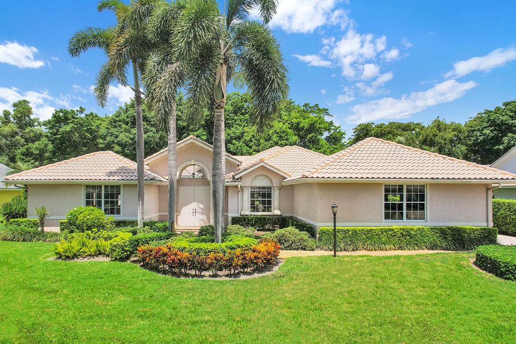 Photo of 10721 Saint Andrews Road, Boynton Beach, FL 33436 (MLS # R11140930)