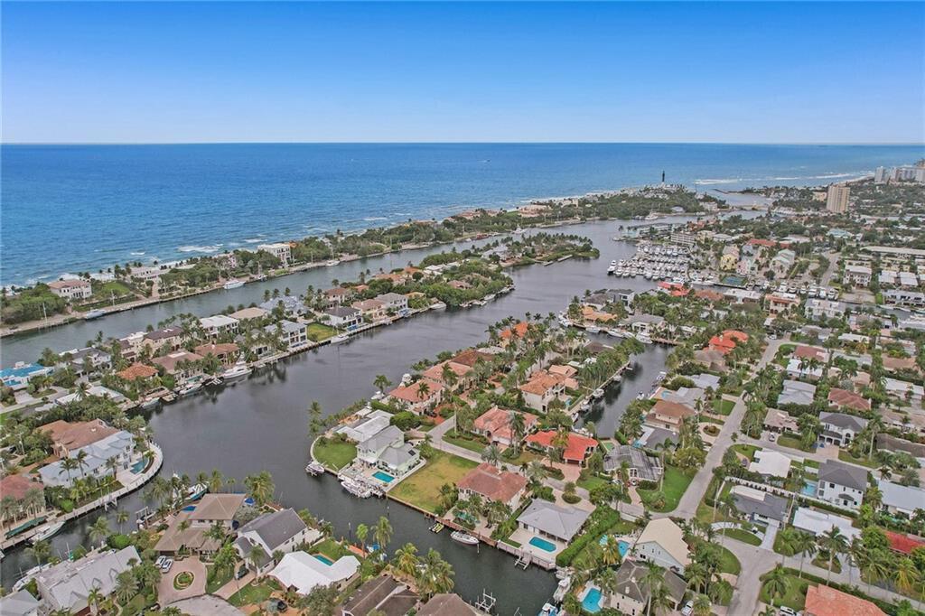 2821 NE 32 Street, Lighthouse Point, FL, 33064/$2,525,000 3 2821 NE 32 Street